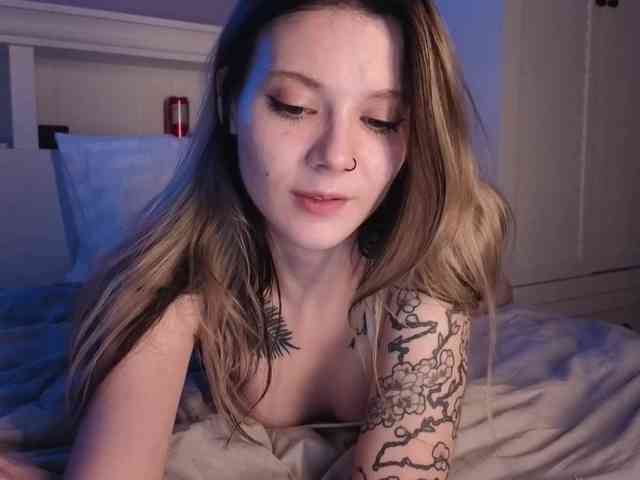 Alicee-teasee webcam