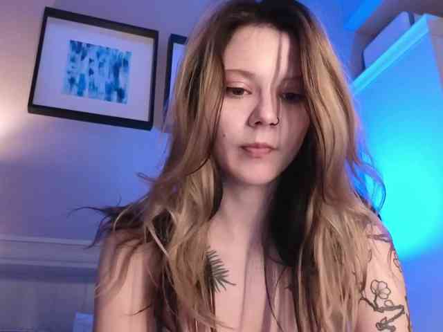 Alicee-teasee webcam