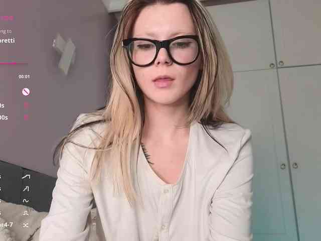 Alicee-teasee webcam