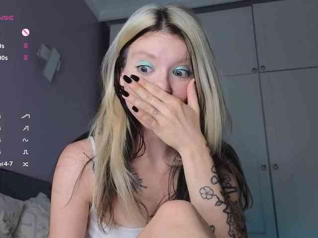 Alicee-teasee webcam