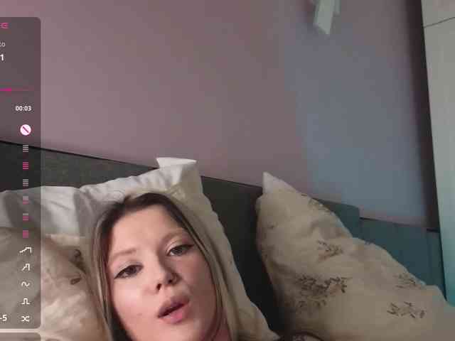 Alicee-teasee webcam