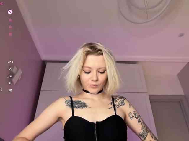 Alicee-teasee webcam