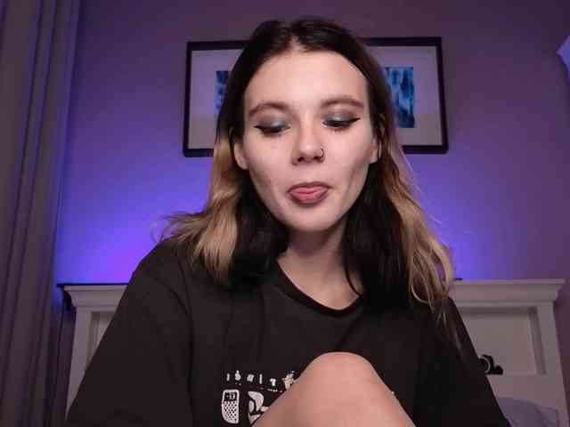 Alicee-teasee webcam