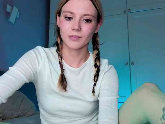 Alicee-teasee webcam