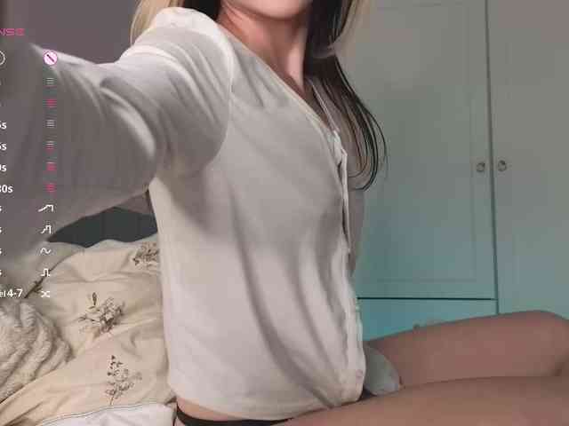 Alicee-teasee webcam