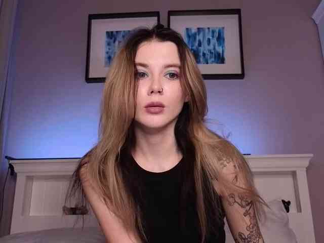 Alicee-teasee webcam