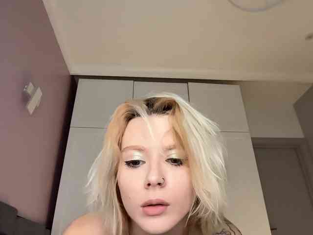 Alicee-teasee webcam