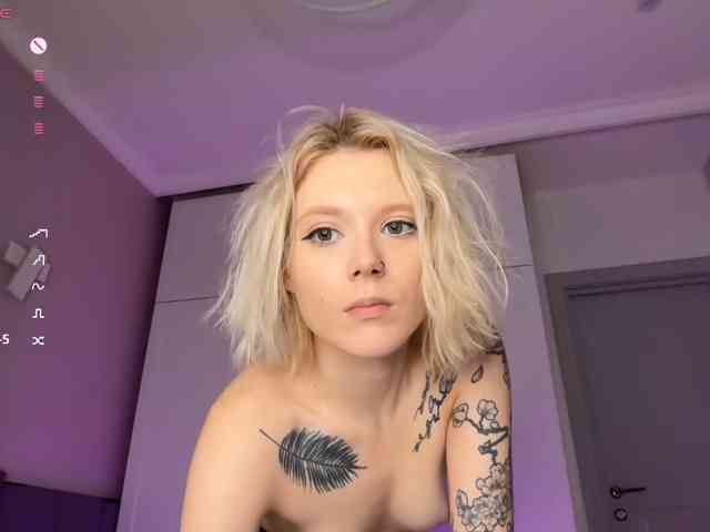 Alicee-teasee Alicee-teasee