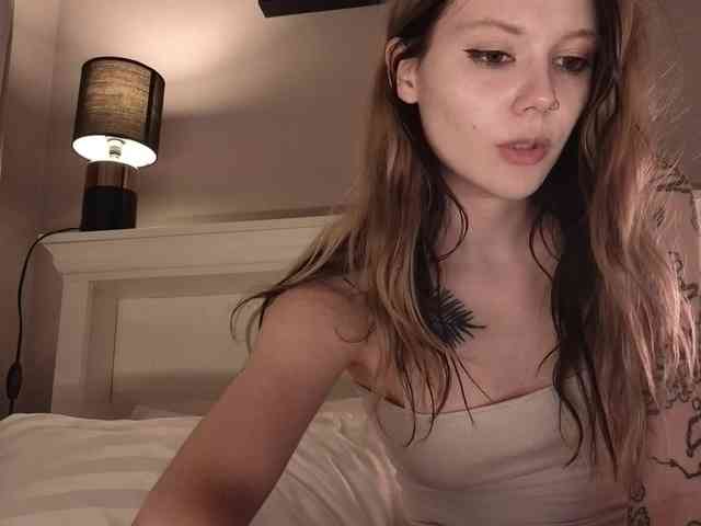 Alicee-teasee webcam