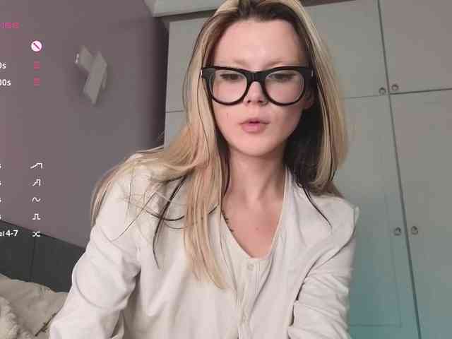 Alicee-teasee webcam