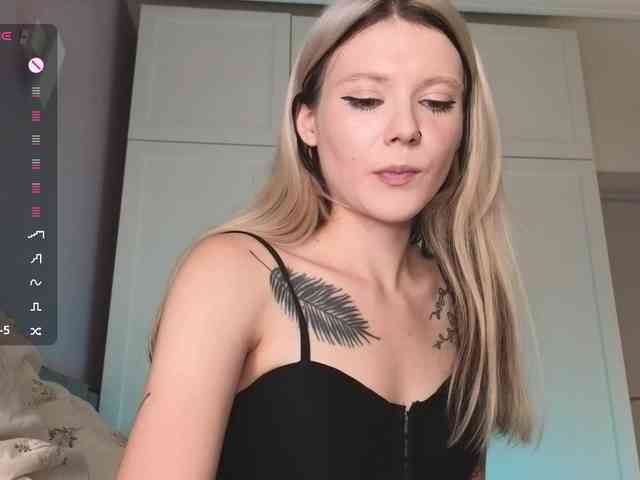Alicee-teasee webcam