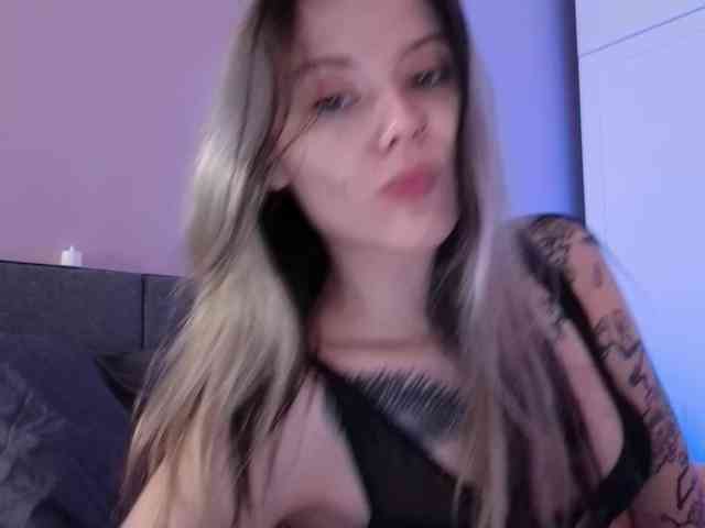 Alicee-teasee webcam