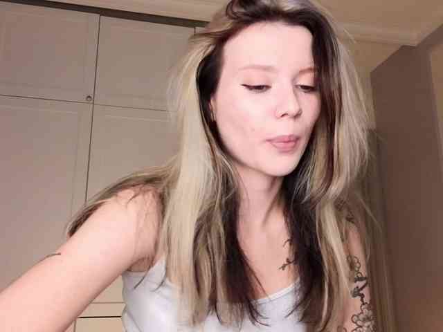 Alicee-teasee webcam