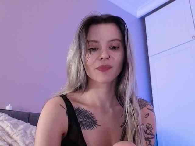 Alicee-teasee webcam
