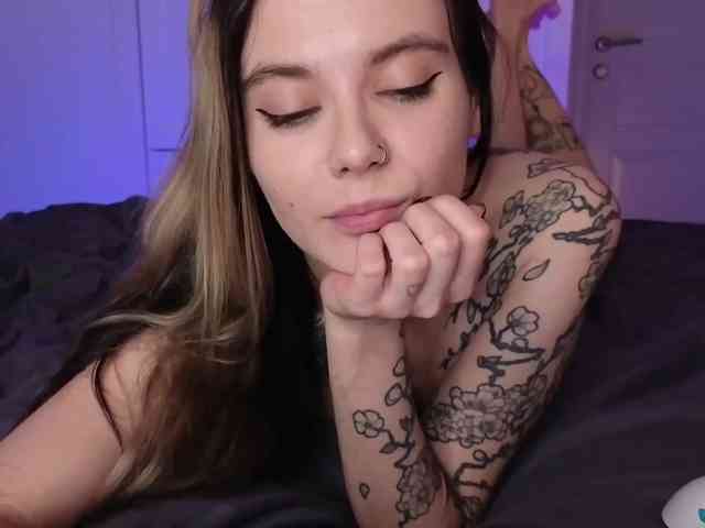 Alicee-teasee webcam