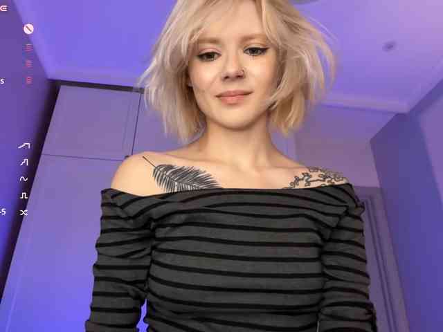 Model: Alicee-teasee