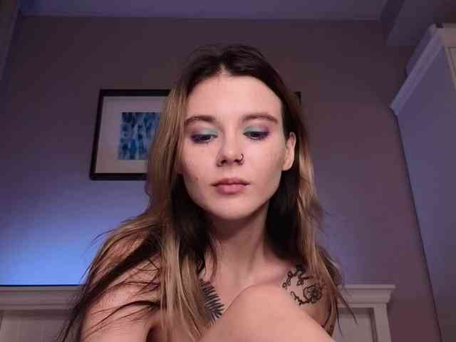Alicee-teasee webcam