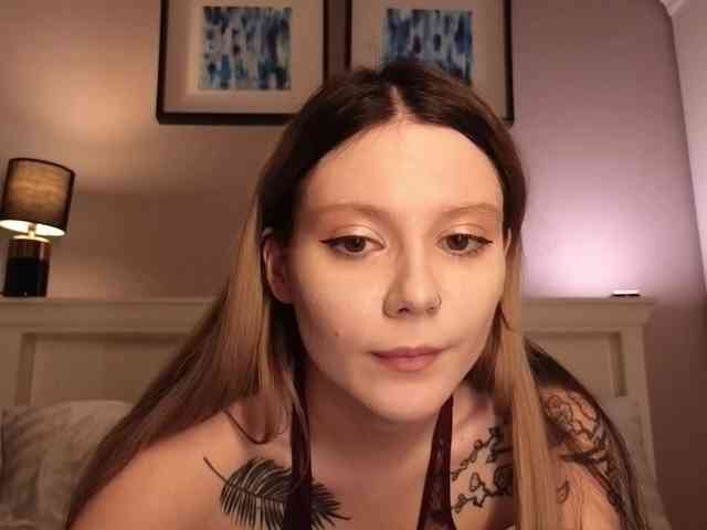 Alicee-teasee webcam