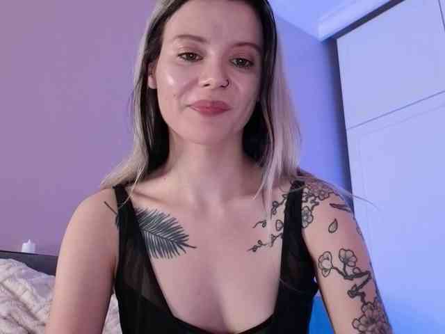 Alicee-teasee webcam