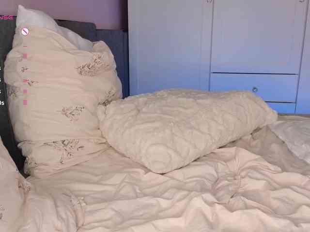 Alicee-teasee webcam