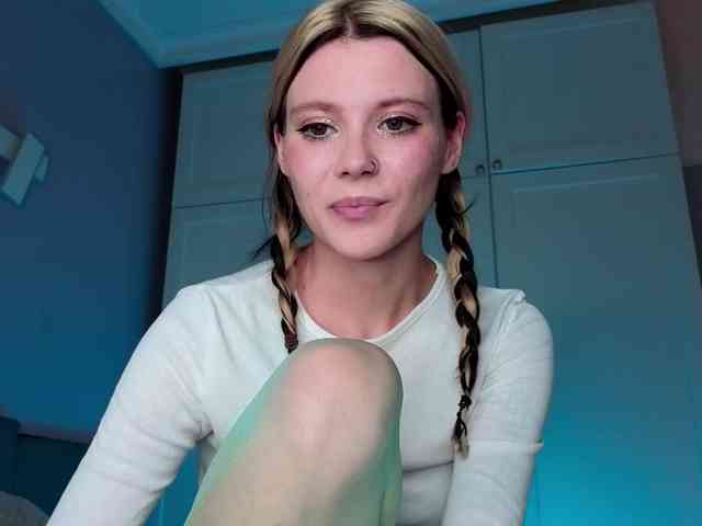 Alicee-teasee webcam