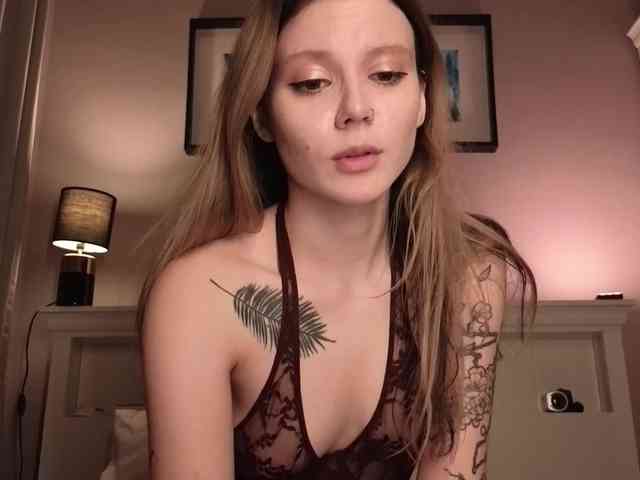 Alicee-teasee webcam