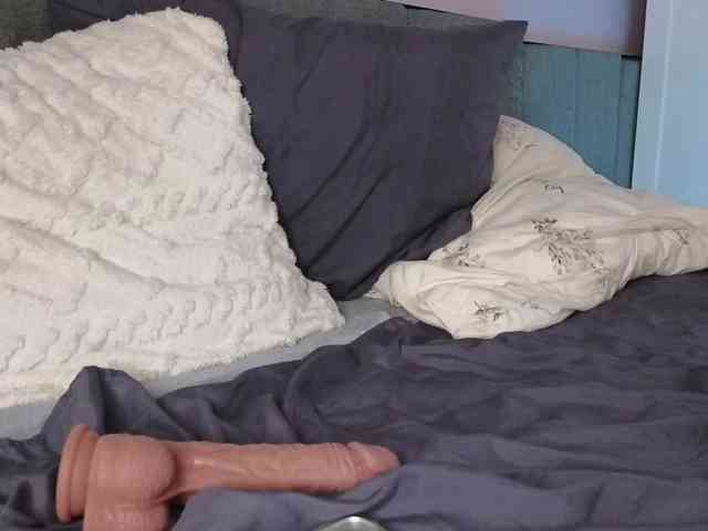 Alicee-teasee webcam