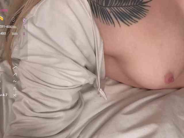 Alicee-teasee webcam