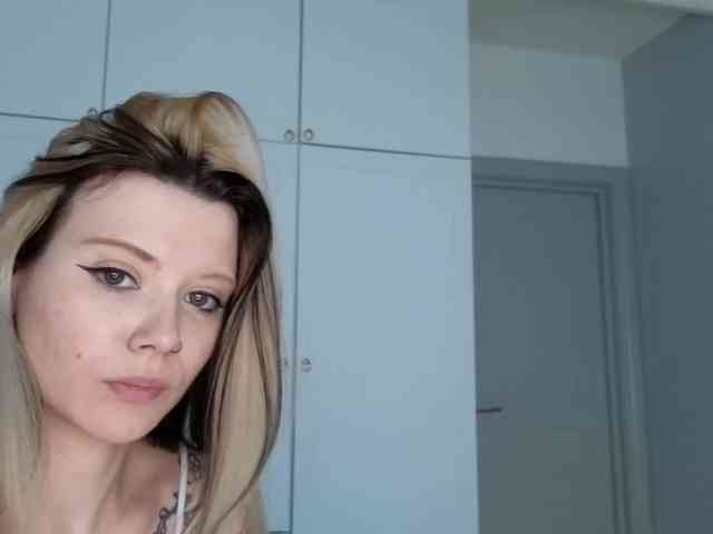 Alicee-teasee webcam