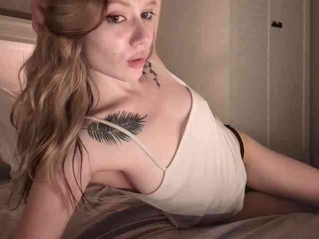 Alicee-teasee webcam