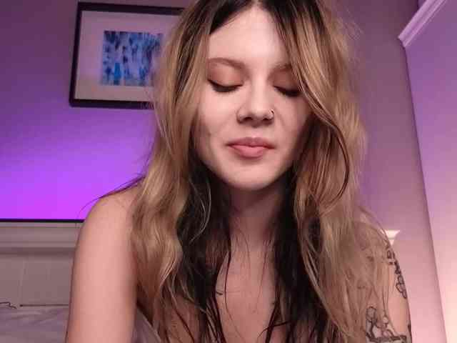 Alicee-teasee webcam