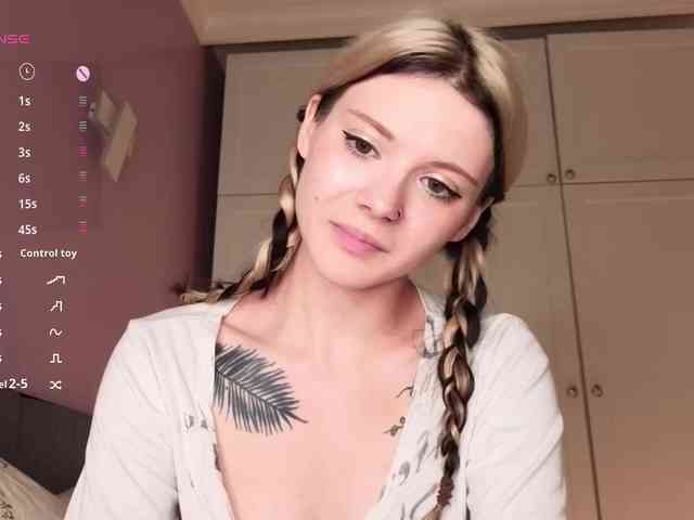 Alicee-teasee webcam