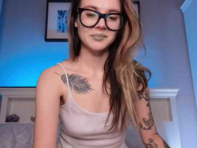 Alicee-teasee webcam