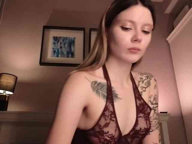 Alicee-teasee webcam