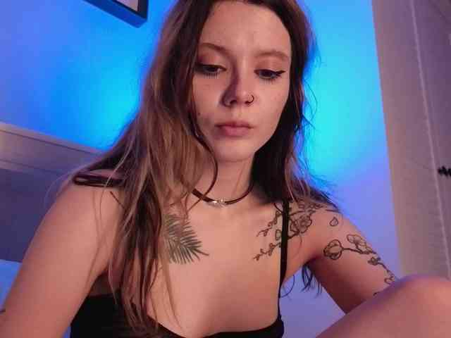 Alicee-teasee webcam