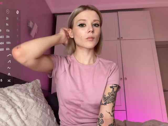 Alicee-teasee webcam