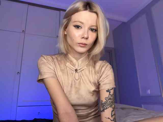 Alicee-teasee Alicee-teasee