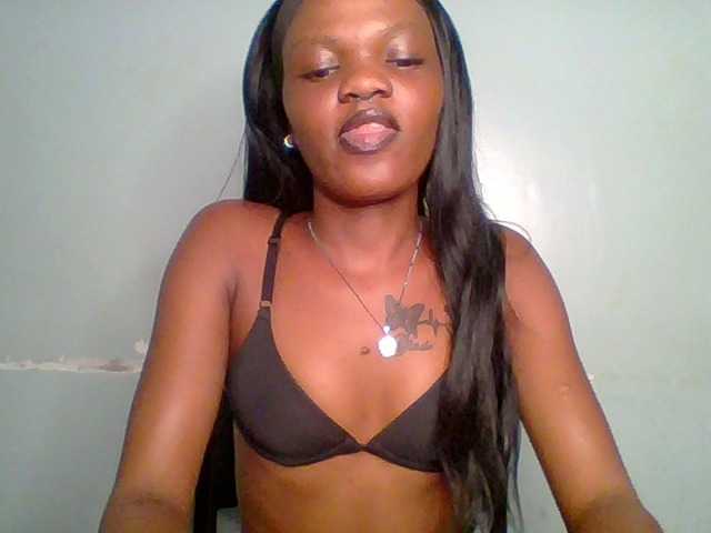 Chocolate-fudgecake live webcam show