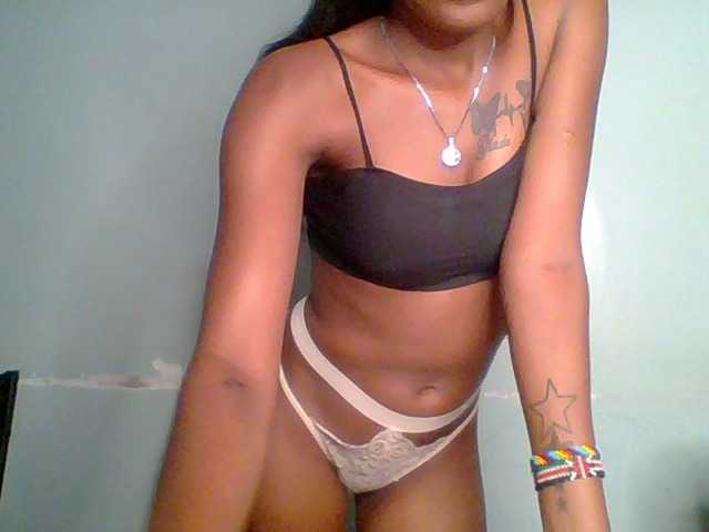 Chocolate-fudgecake live webcam show