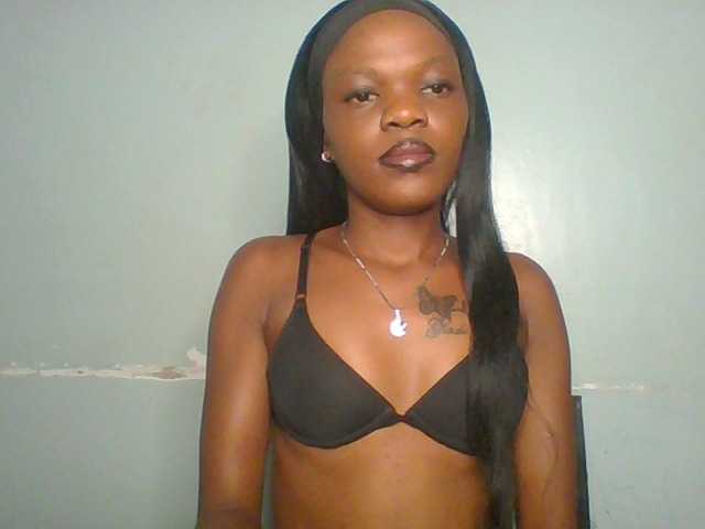 Chocolate-fudgecake live webcam show