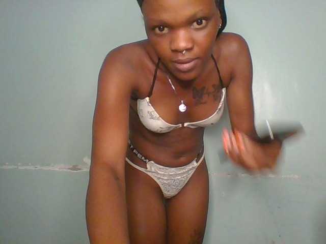 Chocolate-fudgecake live webcam show