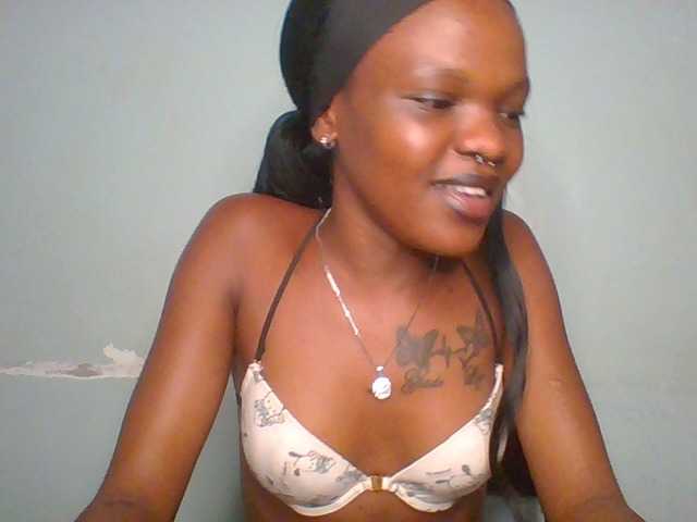 Chocolate-fudgecake live webcam show