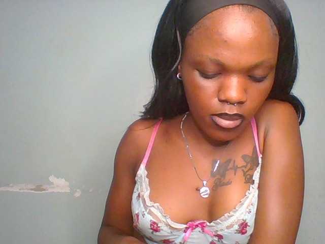 Chocolate-fudgecake live cam on BongaCams