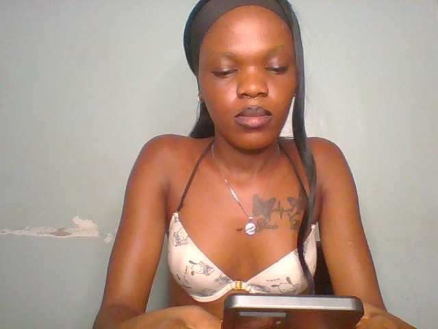 Chocolate-fudgecake live webcam show