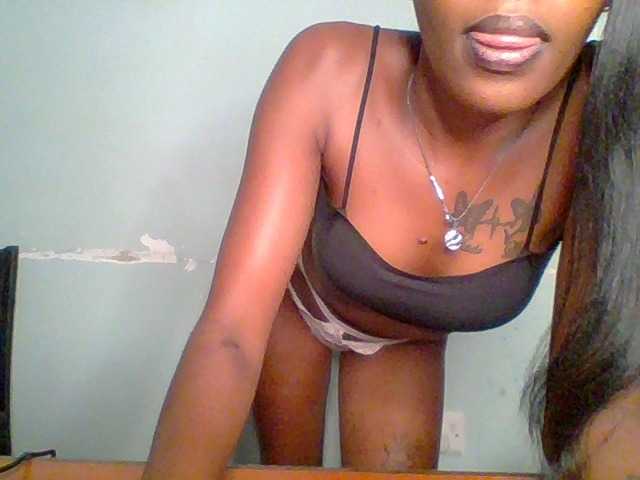 Chocolate-fudgecake live webcam show