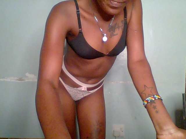Chocolate-fudgecake live webcam show