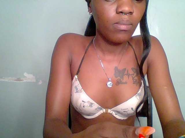 Chocolate-fudgecake live webcam show