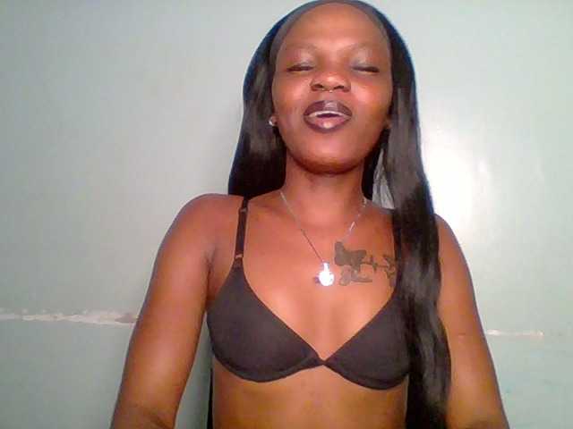 Chocolate-fudgecake live webcam show