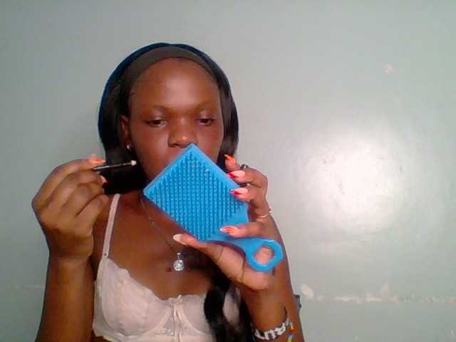 Chocolate-fudgecake live cam on BongaCams