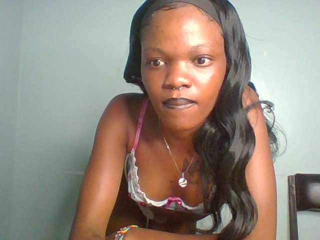 Chocolate-fudgecake live cam on BongaCams